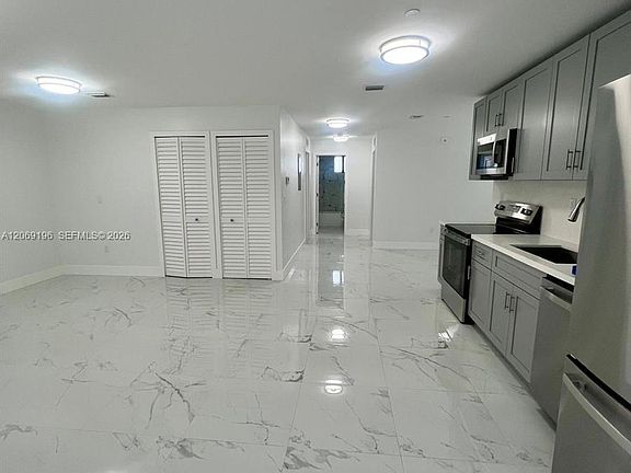 5th image of 1860 NW 19th St #201