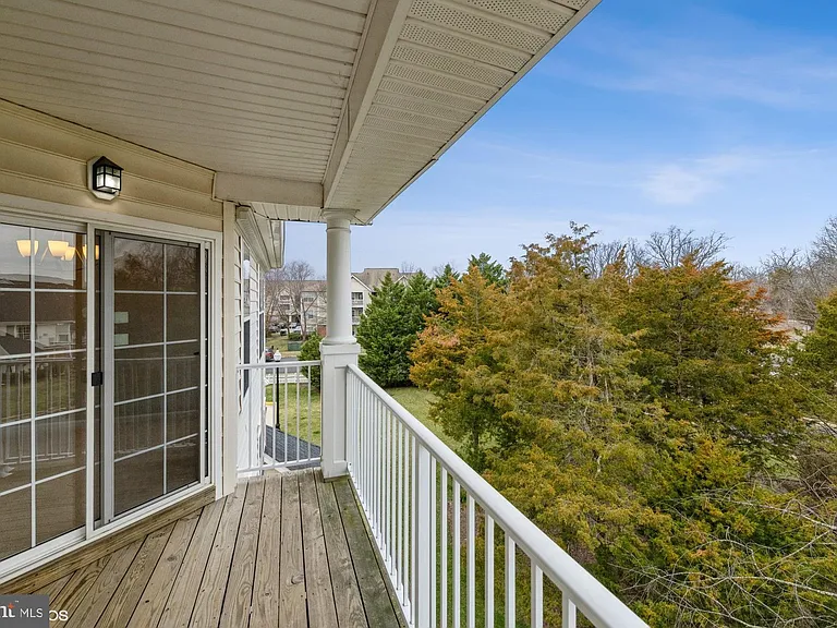 25340 Lake Mist Sq #301 — Photo 32
