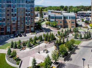 16 SE Varsity Estates Cir NW #206, Calgary, AB T3A 2C5