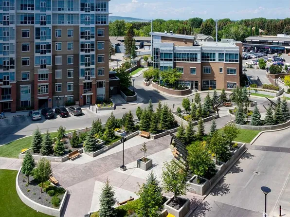 16 SE Varsity Estates Cir NW #206, Calgary, AB T3A 2C5