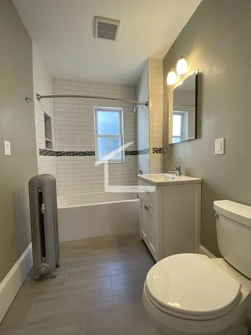 Unique Brookline Apartment. Don't miss this! — Photo 3