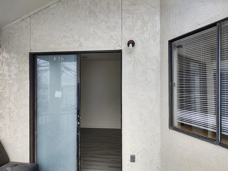 215 Ramsay St — Photo 4