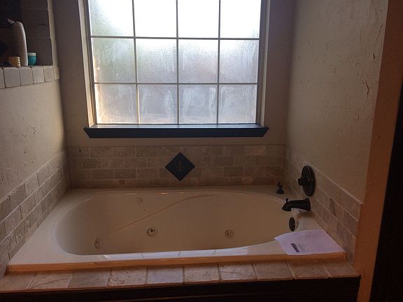 5th image of 6704 Hickory Place Ct