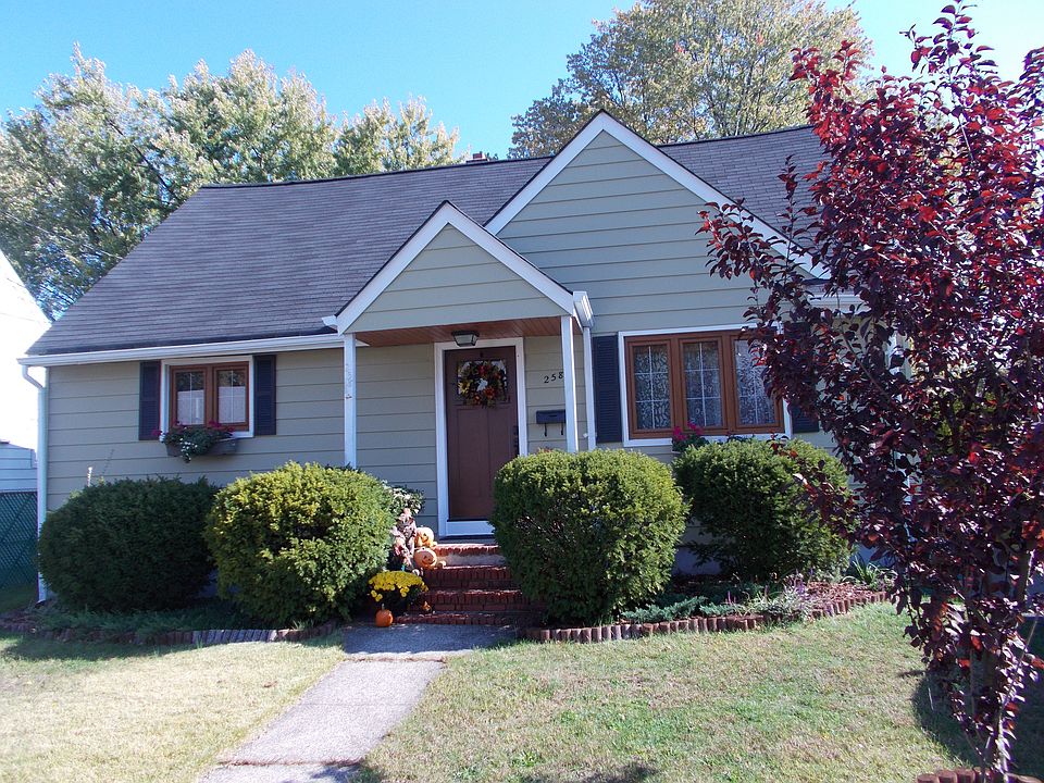 1st image of 258 Fairway Ave