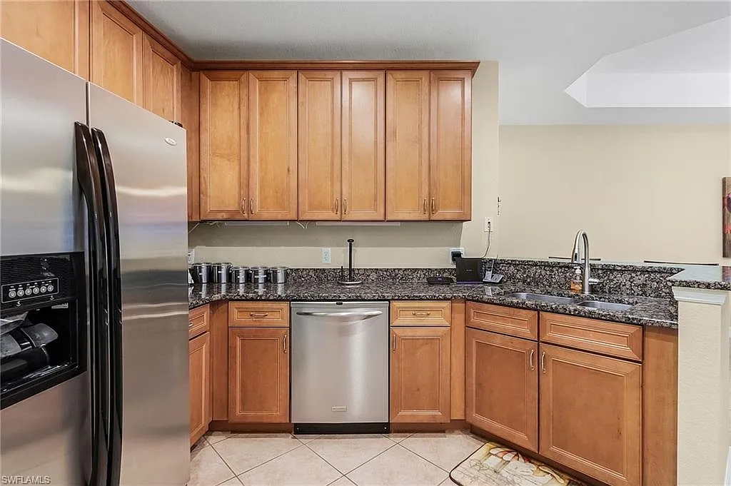 3 bed, 2.5 bath, 1819 sqft, $4,750 — Photo 4