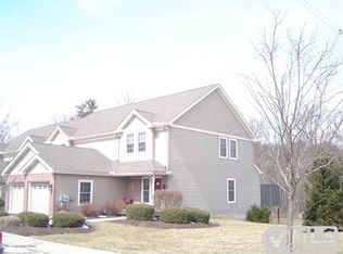 2 Birch Tree Ct, East Stroudsburg, PA 18301