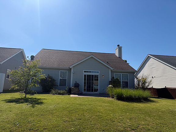 3rd image of 533 Farley Dr