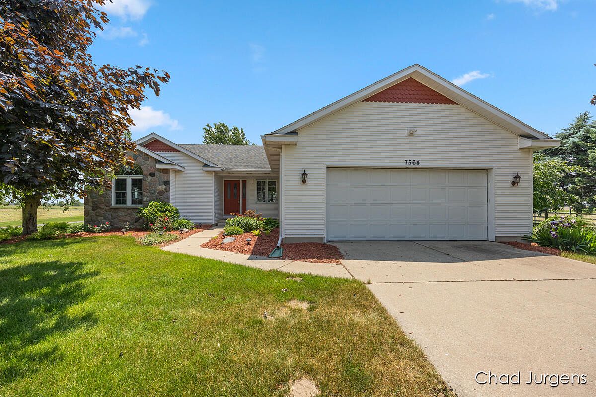 7564 Quincy St, Zeeland, MI 49464 | Zillow