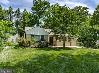 907 Hillwood Ave, Falls Church, VA 22042