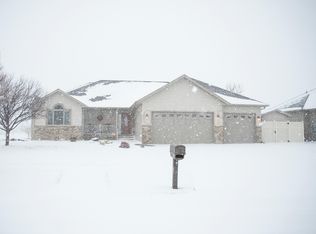 4424 Woodhaven Dr S, Fargo, ND 58104