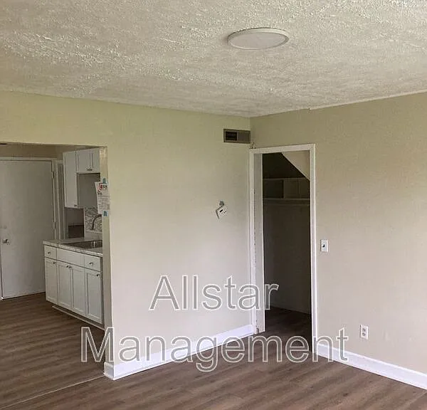 938 S Central Dr — Photo 4