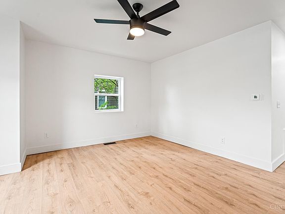2nd image of 4128 Ivanhoe Ave