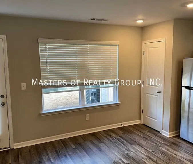 313 Ashigan St — Photo 10