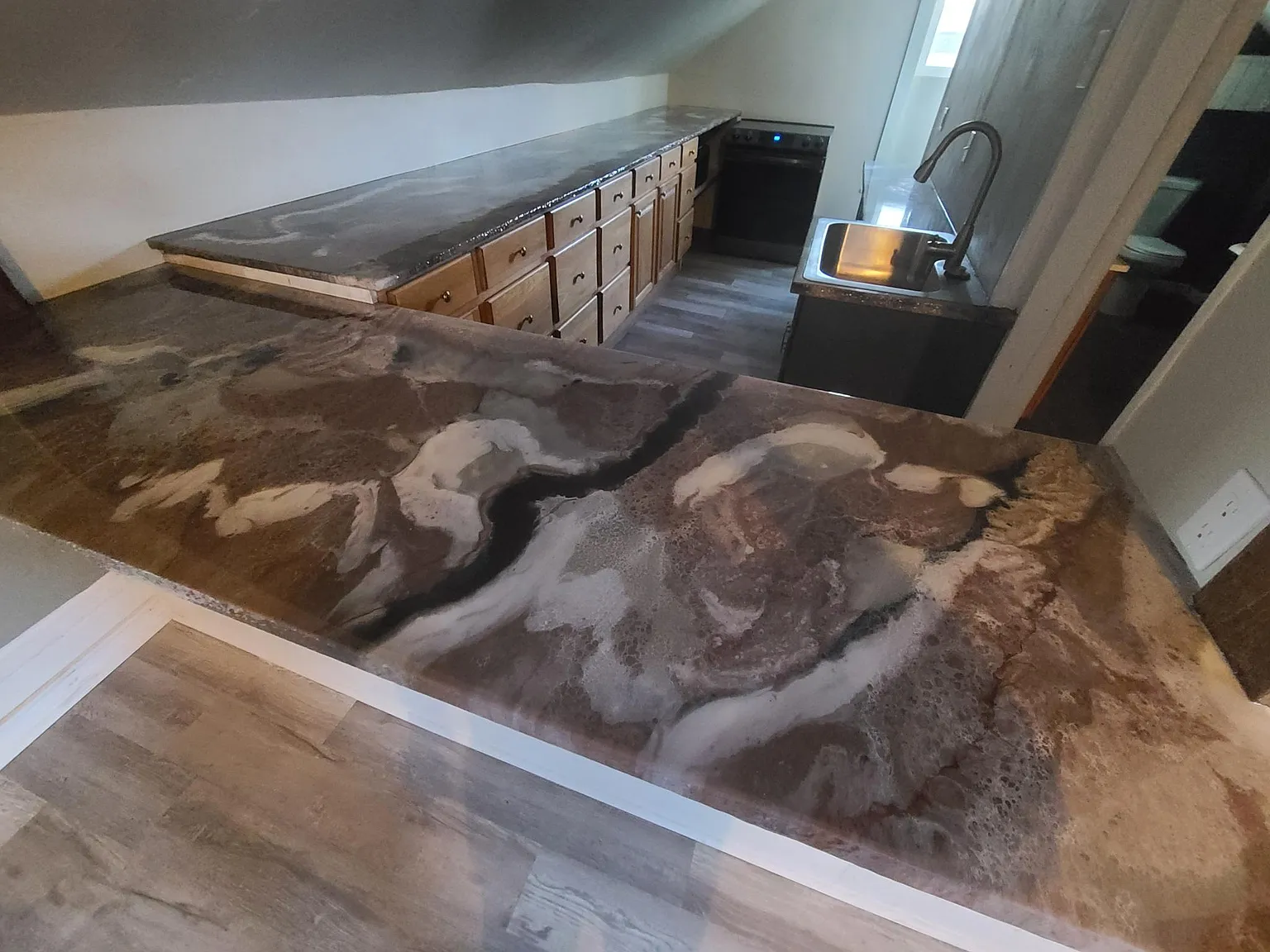 3 bed, 1100 sqft, $2,700 — Photo 3