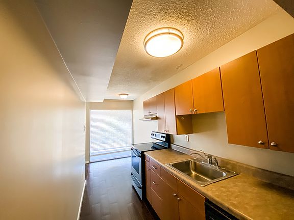 4th image of 2990 Rhodes Cir S APT 102