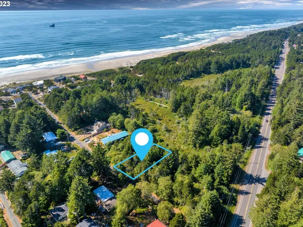 4200 NW Powe Dr, Seal Rock, OR 97376