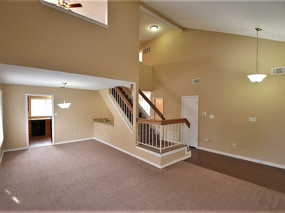 2nd image of 2513 Livingston Ln