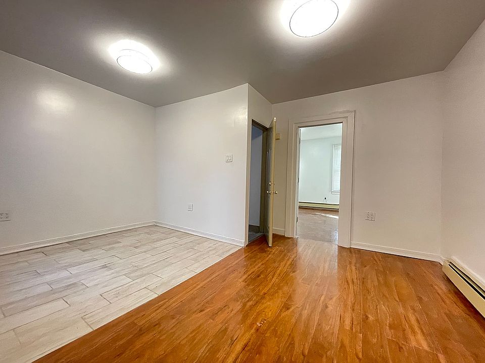 31-55 12th St #1, Astoria, NY 11106 | Zillow