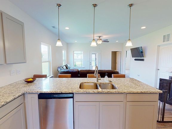 5th image of 219 Timberline Oak Dr