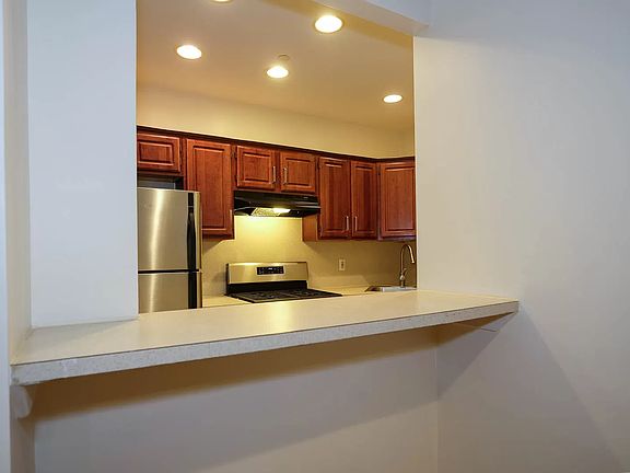 3rd image of 2098 Fredrick Douglass Blvd #2D