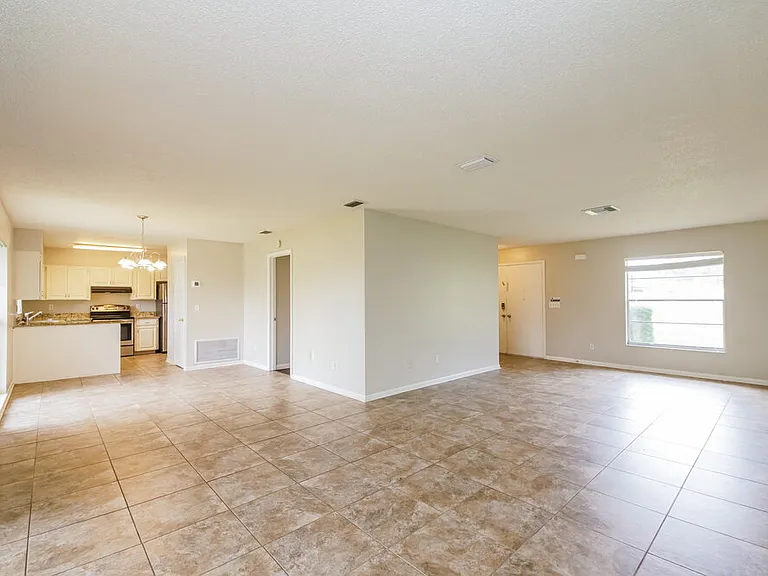 2141 Kendall Ct — Photo 5