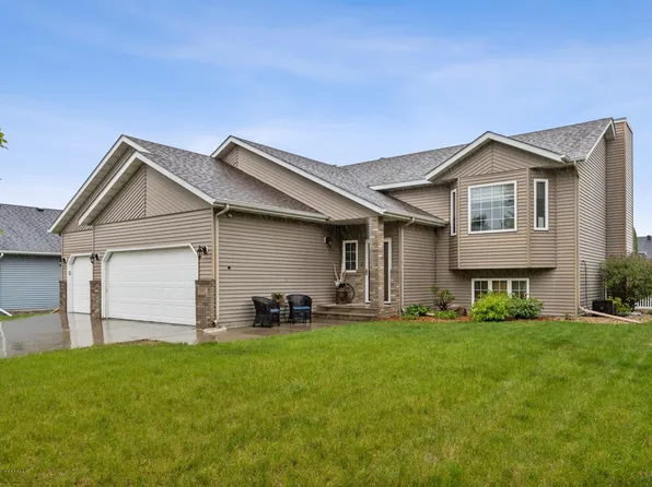 145 17th Ave W, West Fargo, ND 58078