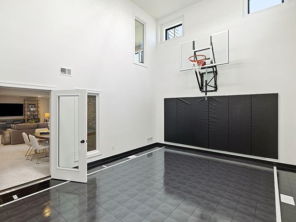 2nd image of 4690 Garland Ln N