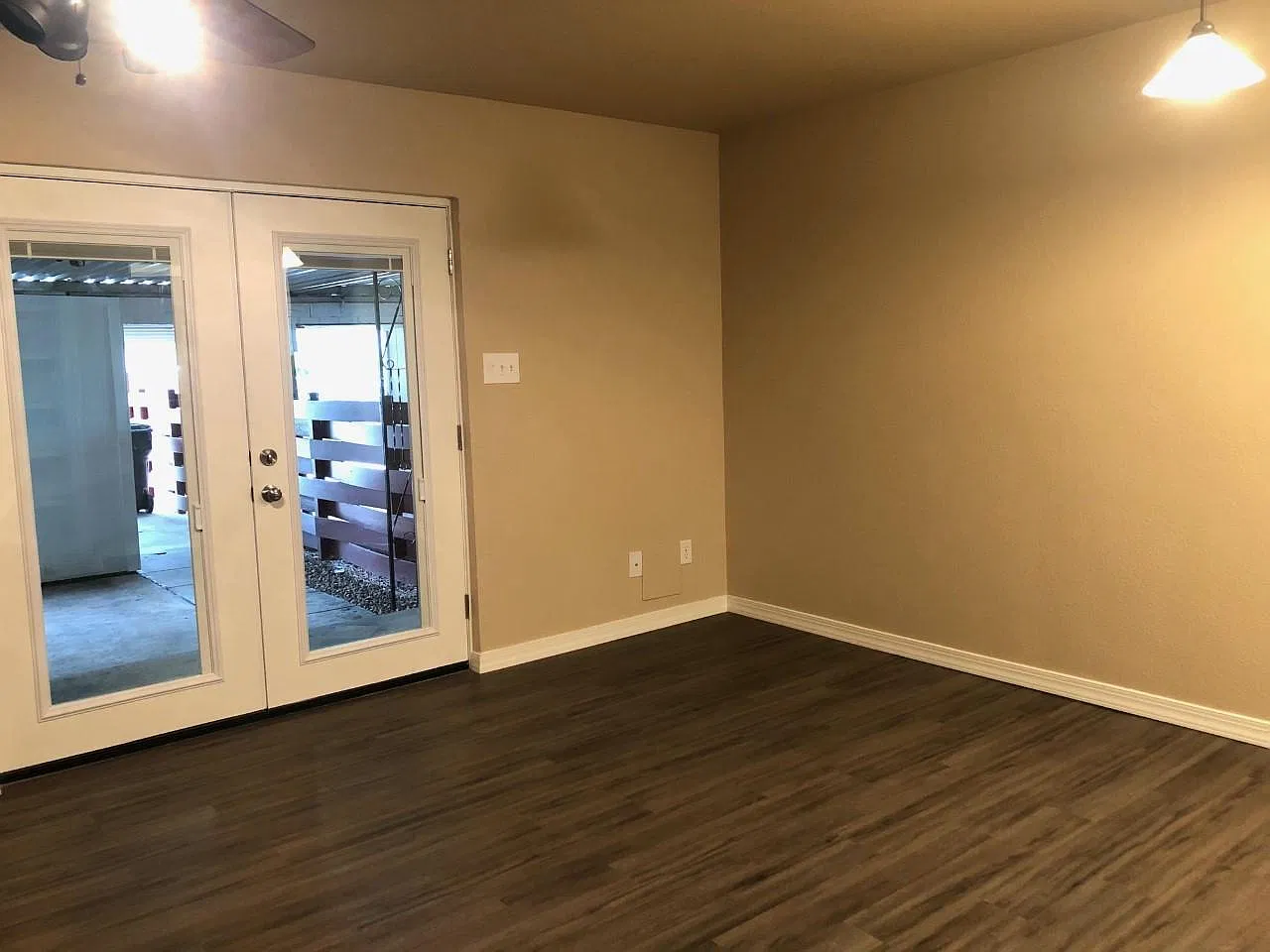 3 bed, 1.5 bath, 1100 sqft, $1,050 — Photo 4