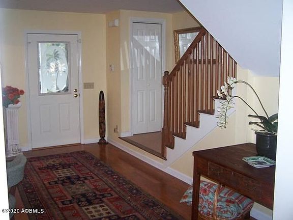 3rd image of 1610 Columbia Ave