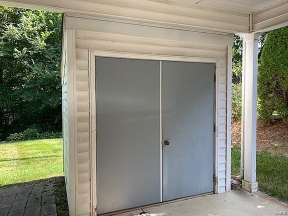 3rd image of 1659 Carey Ct