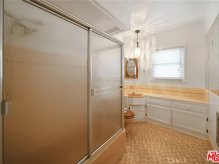 8029 Airlane Ave — Photo 5