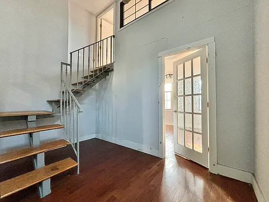 Rented by Real Street Inc | media 9