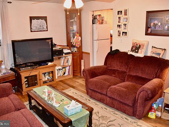 5th image of 2419 Highland St