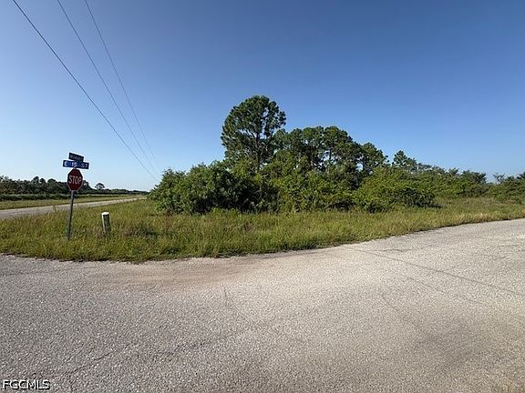 5th image of 1423 Hines Ave