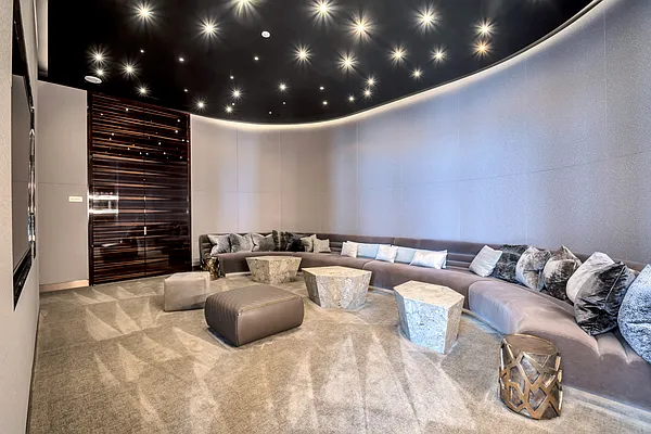 Rented by Compass | media 55