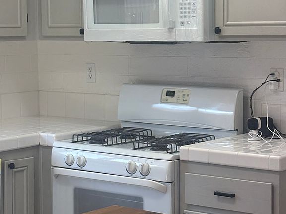2nd image of 12067 Goldoak Ct