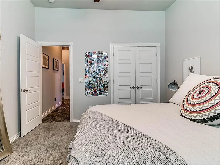 6305 NW 156th St — Photo 20