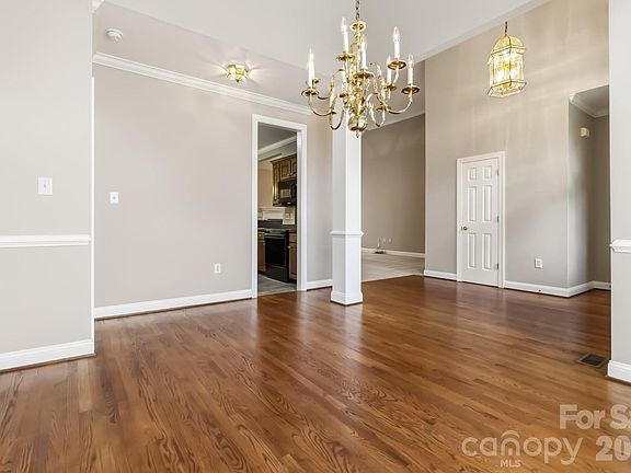 5th image of 1443 Porch Swing Ln