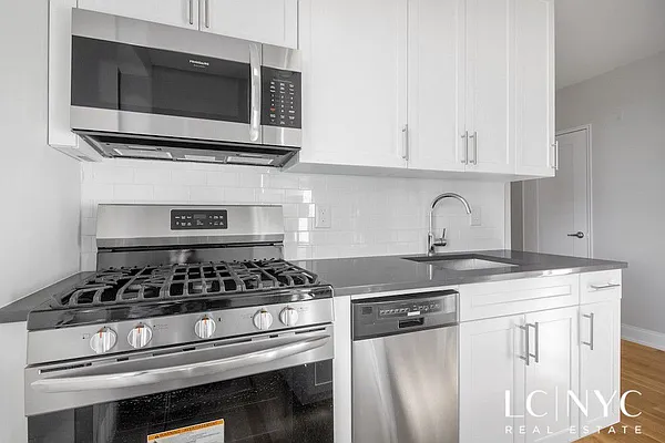 Rented by Keller Williams NYC | media 25