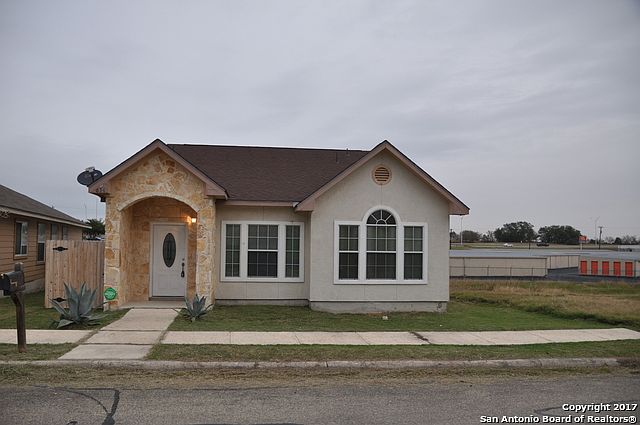 1st image of 634 Meadow Arbor Ln