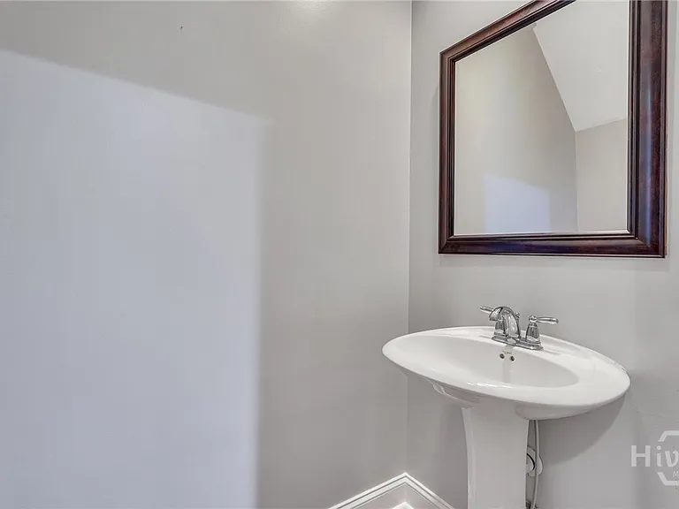 124 Ventura Pl — Photo 6