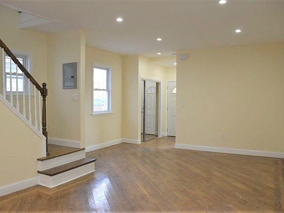3rd image of 9517 Flatlands Ave