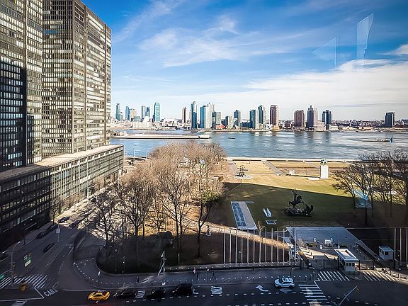 2nd image of 845 United Nations Plz APT 15D