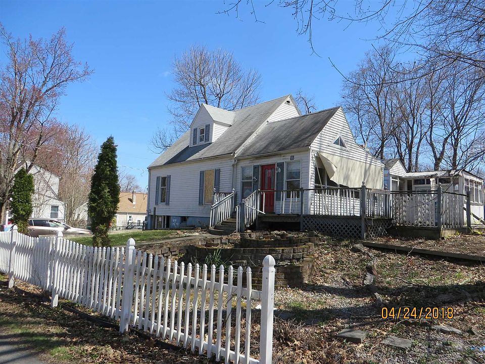 2nd image of 16 Cedar Ln