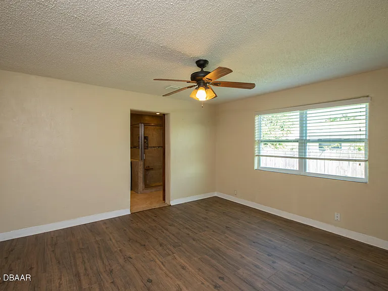 131 Minerva Rd — Photo 10