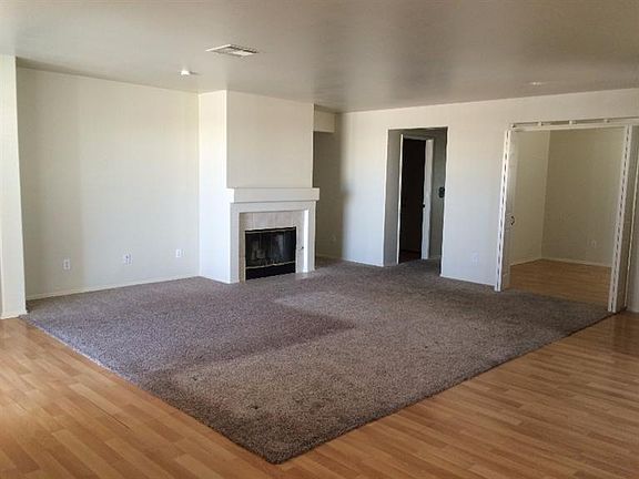 3rd image of 16463 Salinas St