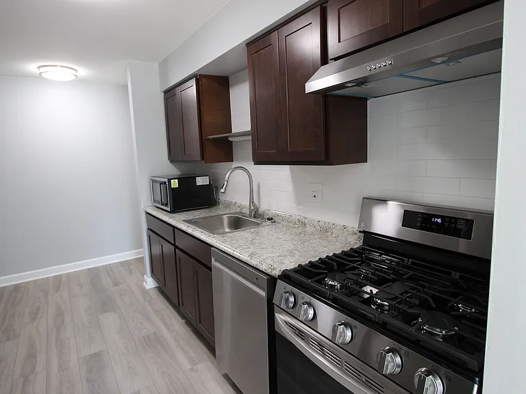 3018 Roberts Dr #8 — Photo 6