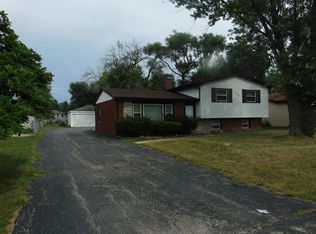322 Arrowhead Dr, Shorewood, IL
