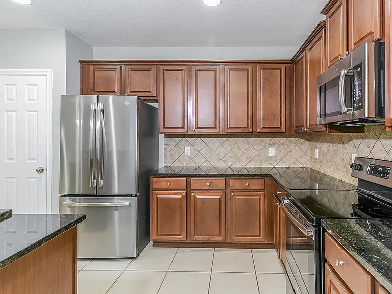 3445 Brant St — Photo 5