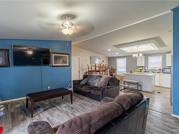 3rd image of 11504 Emeri Ln